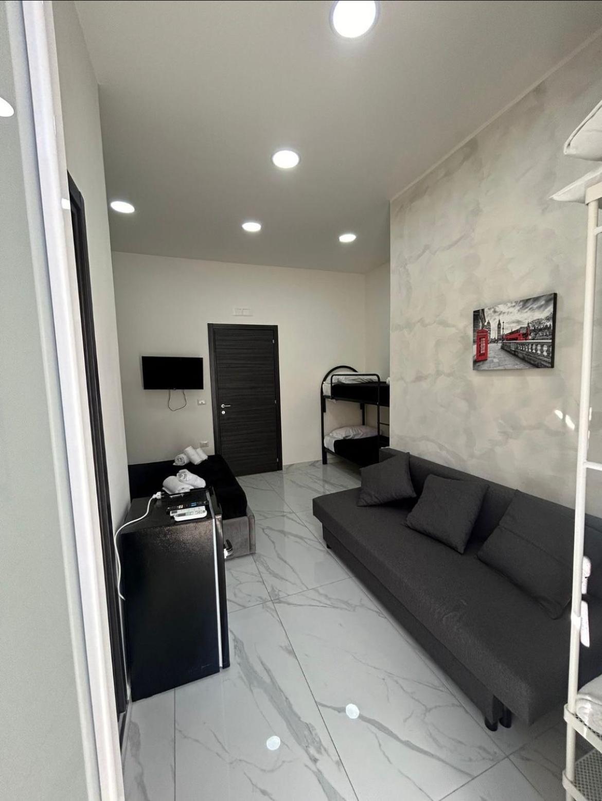 Terrazza Luxury Valentino Apartment เนเปิลส์ ภายนอก รูปภาพ