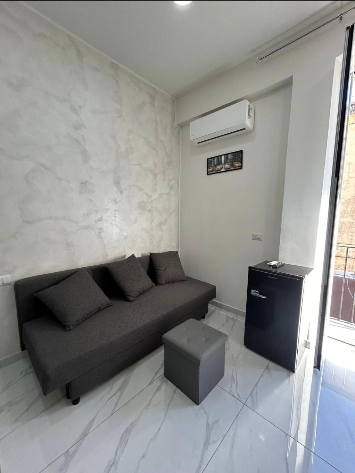 Terrazza Luxury Valentino Apartment เนเปิลส์ ภายนอก รูปภาพ